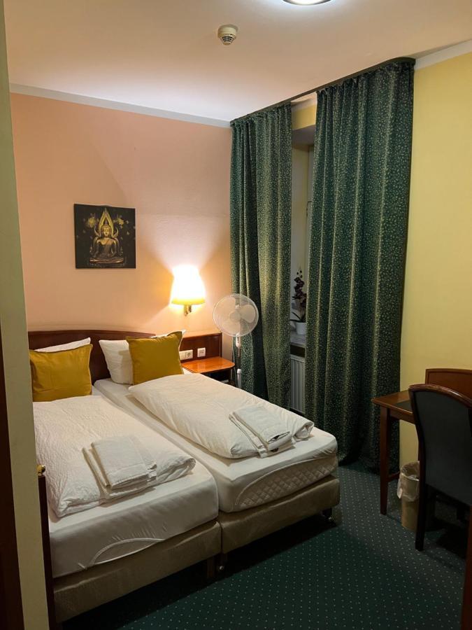 Hotel Am Schloss - Frankfurt An Der Oder Ngoại thất bức ảnh