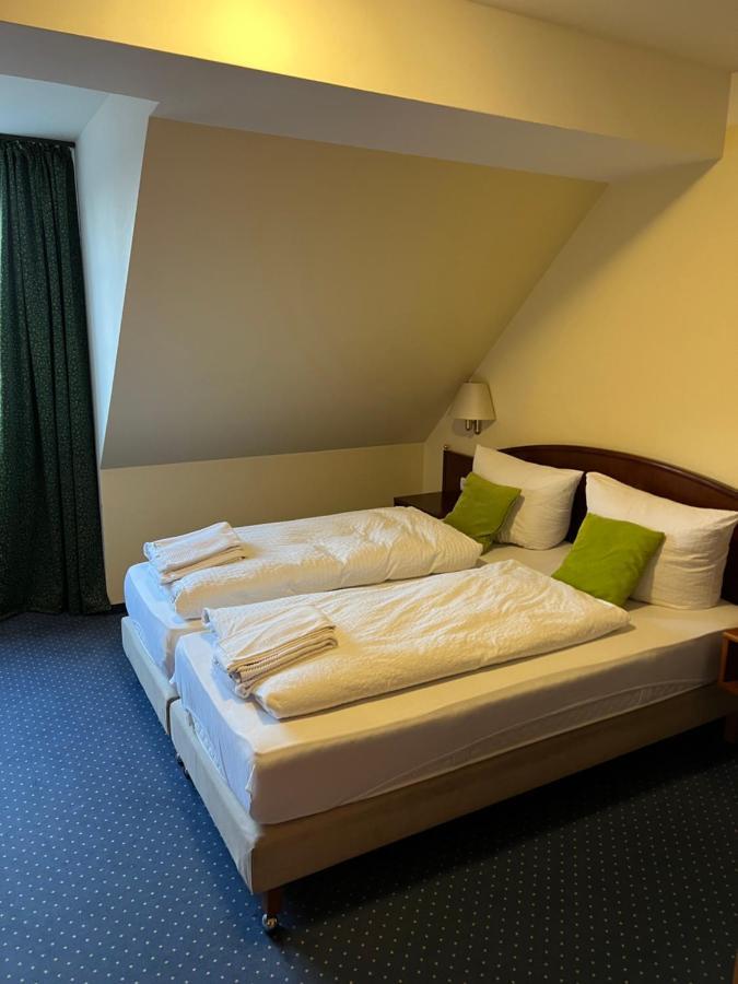Hotel Am Schloss - Frankfurt An Der Oder Ngoại thất bức ảnh