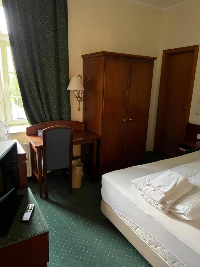 Hotel Am Schloss - Frankfurt An Der Oder Ngoại thất bức ảnh