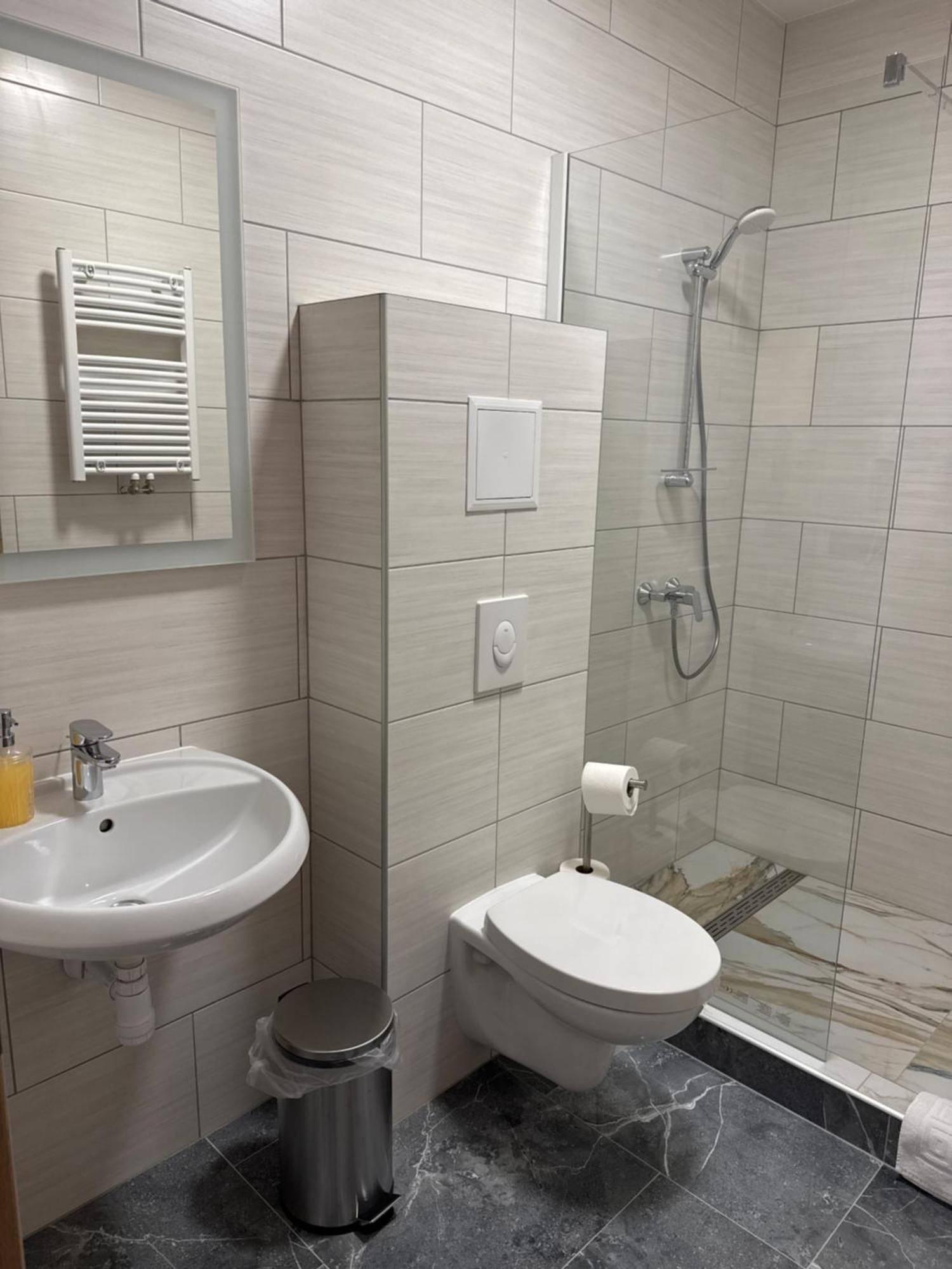 Hotel Am Schloss - Frankfurt An Der Oder Ngoại thất bức ảnh