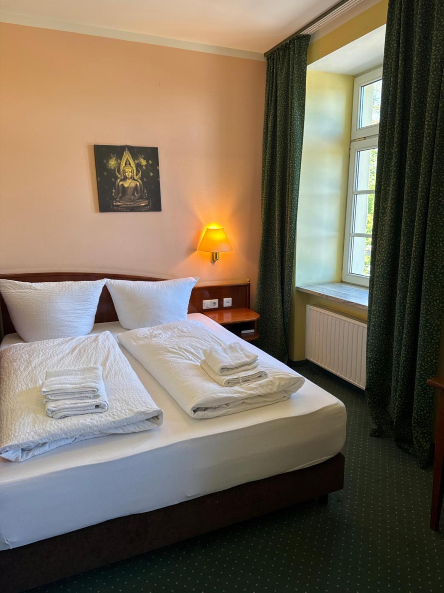 Hotel Am Schloss - Frankfurt An Der Oder Ngoại thất bức ảnh